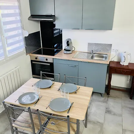 Hébergement de vacances Charmante Maison Avec Terrasse